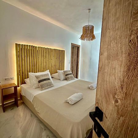 Athina Rooms - Lounge Apartments باروس المظهر الخارجي الصورة