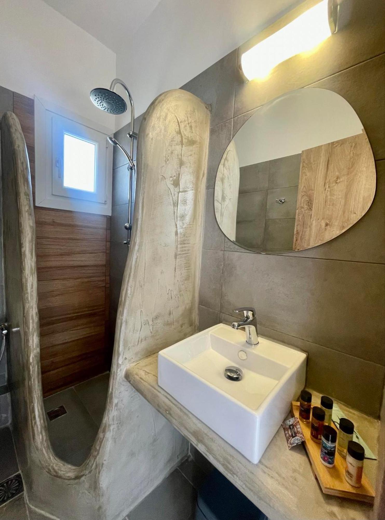 Athina Rooms - Lounge Apartments باروس المظهر الخارجي الصورة